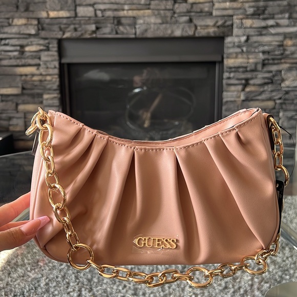 Guess Bag - Picture 1 of 2